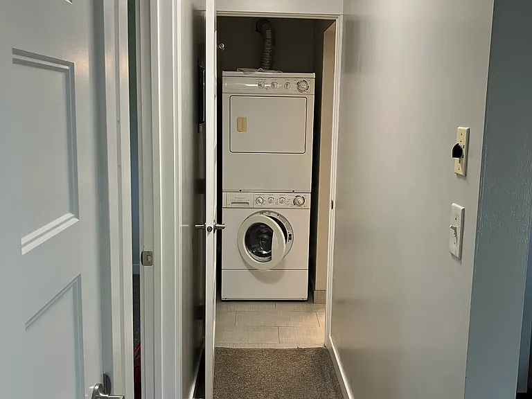 860 E Fairmont Cir #4 — Photo 8