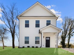 619 1st St SW, Hickory, NC 28602