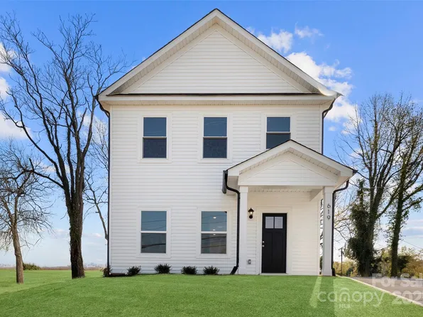 619 1st St SW, Hickory, NC 28602