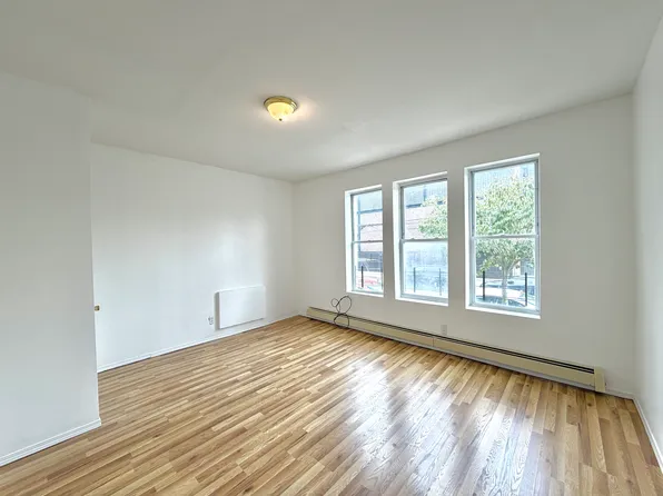 2826 W 35th St, Brooklyn, NY