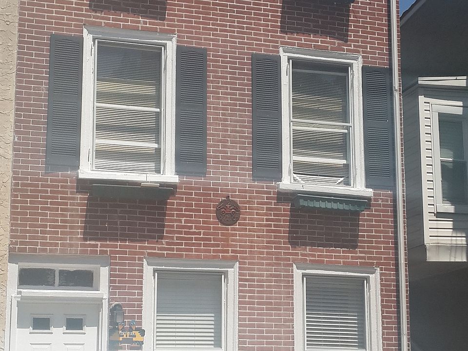 2nd image of 300 302 E Miner St #2