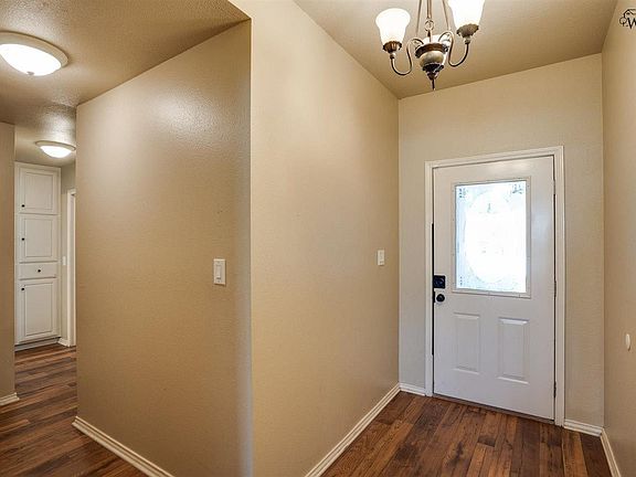 3rd image of 902 S Berry St