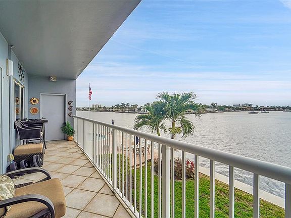 3rd image of 1201 S Riverside Dr #204