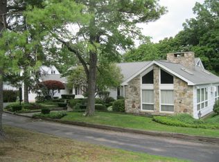 390 Midway Ln, Dallas, PA 18612