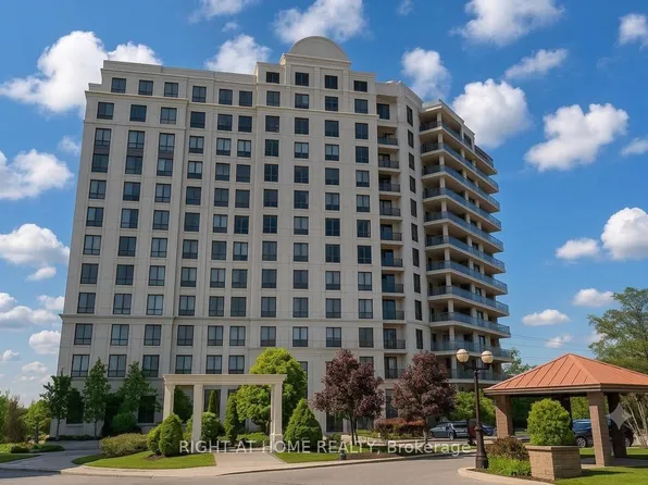 9235 Jane St #214, Vaughan, ON L6A 0J8