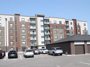 728 Brownstone Dr #202, Lakeshore, ON N9K0A8