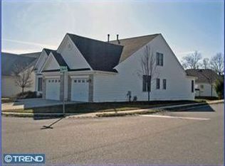 2 N Valentine Dr, Garnet Valley, PA 19060