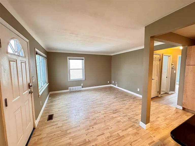 511 S Campbell Rd — Photo 3