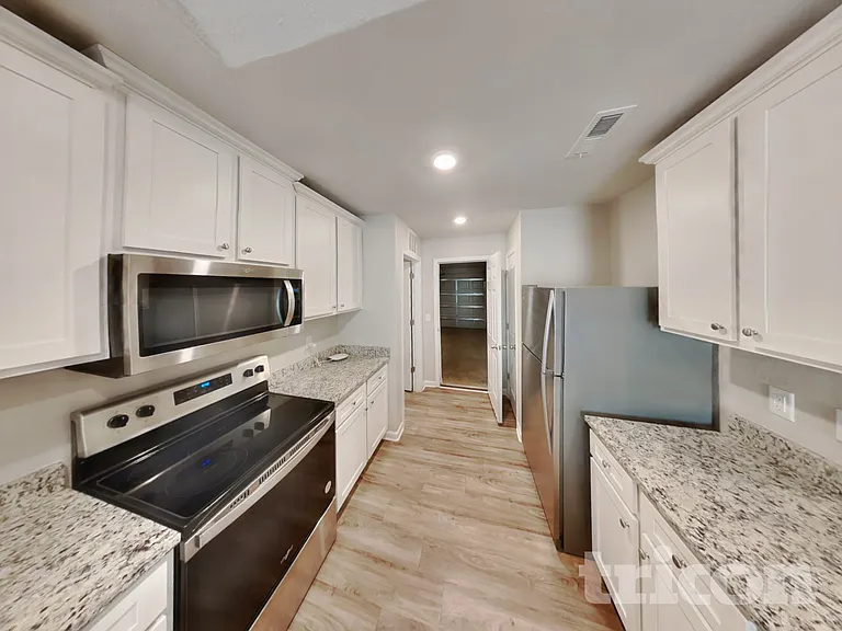 4605 Hazelburn Dr — Photo 5