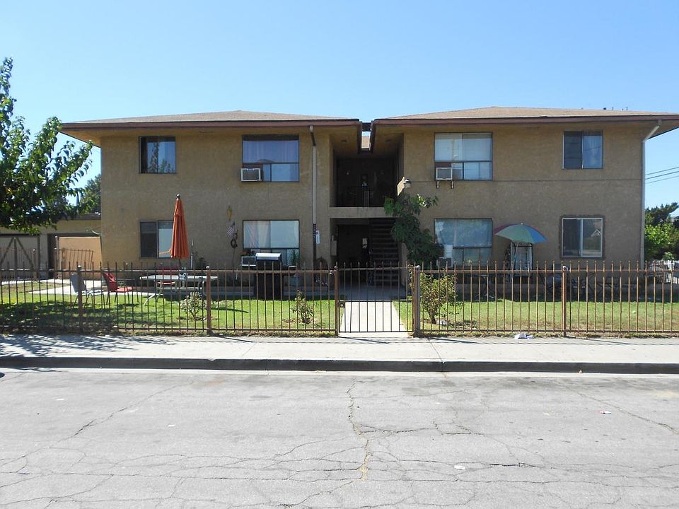corner of del rosa street