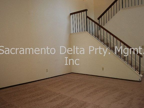 4th image of 1239 Pebblewood Dr
