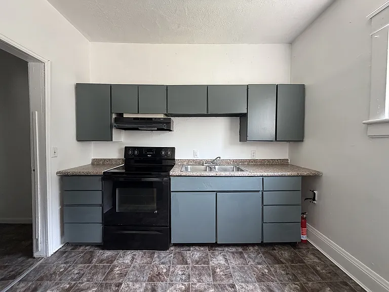 748 Monroe St #1 — Photo 9
