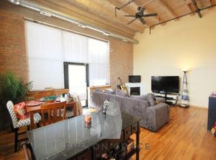 1600 W Adams St APT 201, Chicago, IL 60612