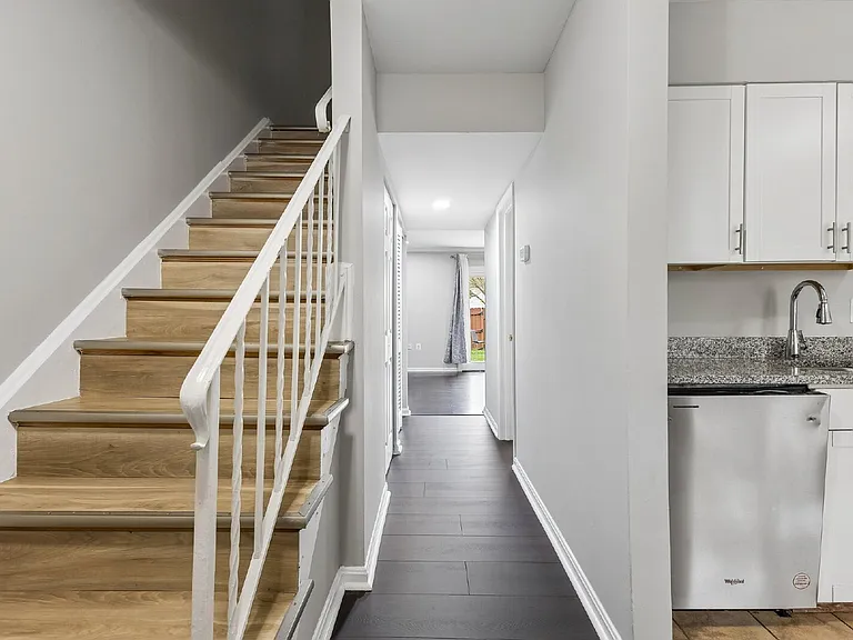 7974 Community Dr — Photo 10