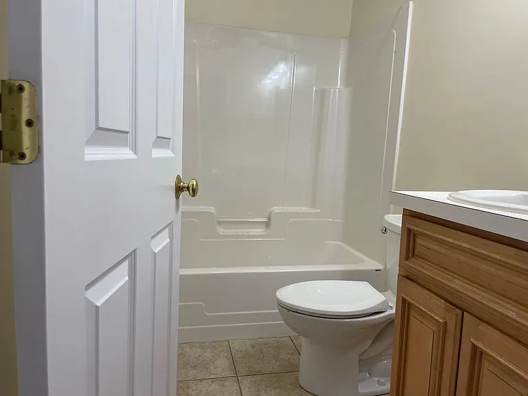 765 Hart St — Photo 20