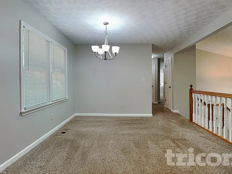 247 Stevenson Trl — Photo 4