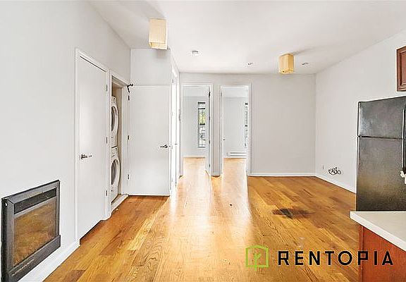 2nd image of 267 Vernon Ave #7