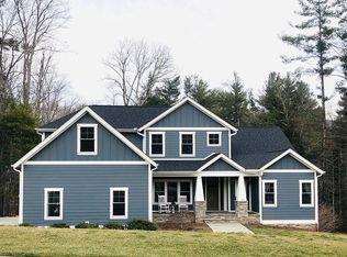 26 King Heights Dr, Fletcher, NC 28732