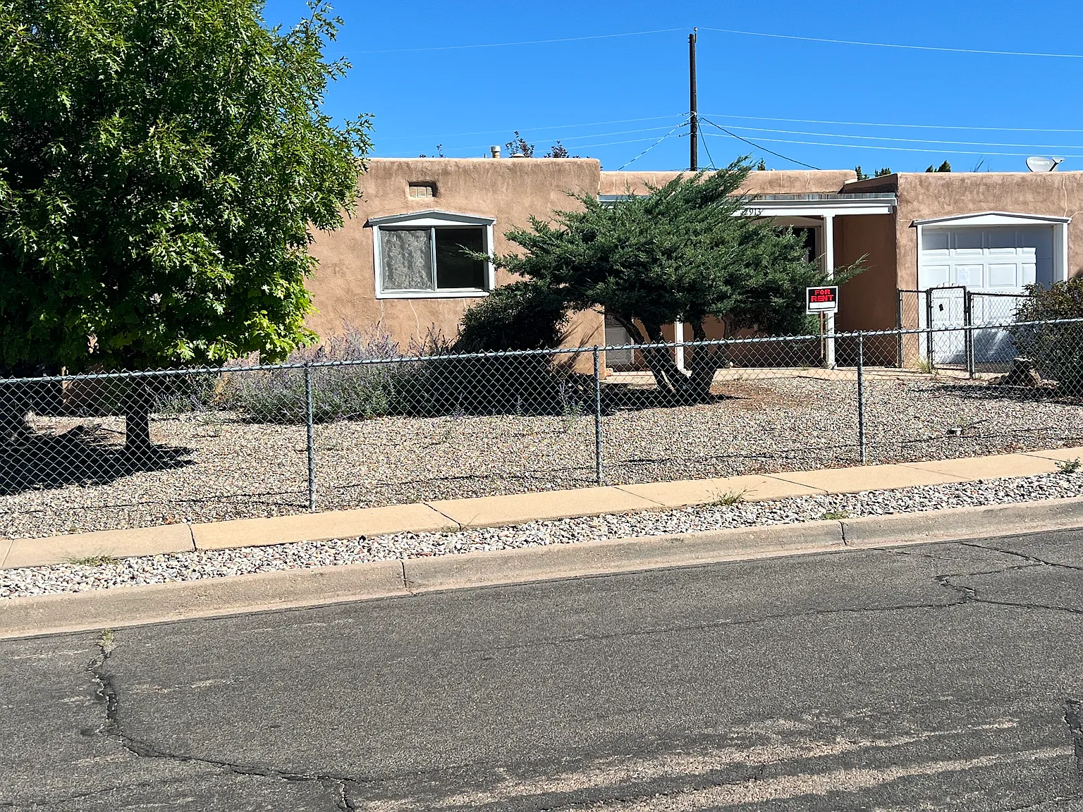 3 bed, 1206 sqft, $2,400 — Photo 3