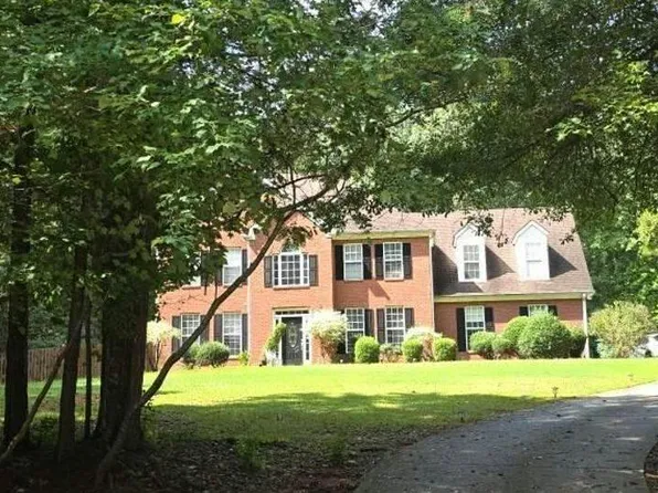 2715 Carnes Rd, Jonesboro, GA 30236