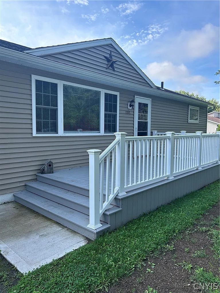 3 bed, 2.0 bath, 1520 sqft, $2,000 — Photo 3
