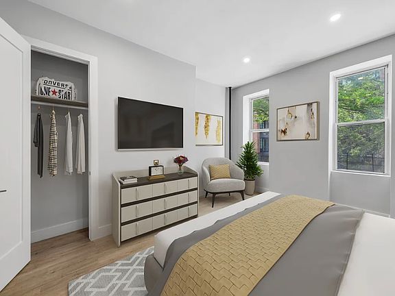 3rd image of 992 Willoughby Ave APT 3L
