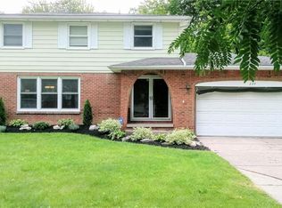 334 Vine Ln, Amherst, NY 14228
