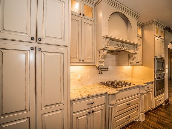 5th image of 113 New Braunfels Ln