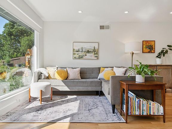 4th image of 80 Upper Oak Drive
