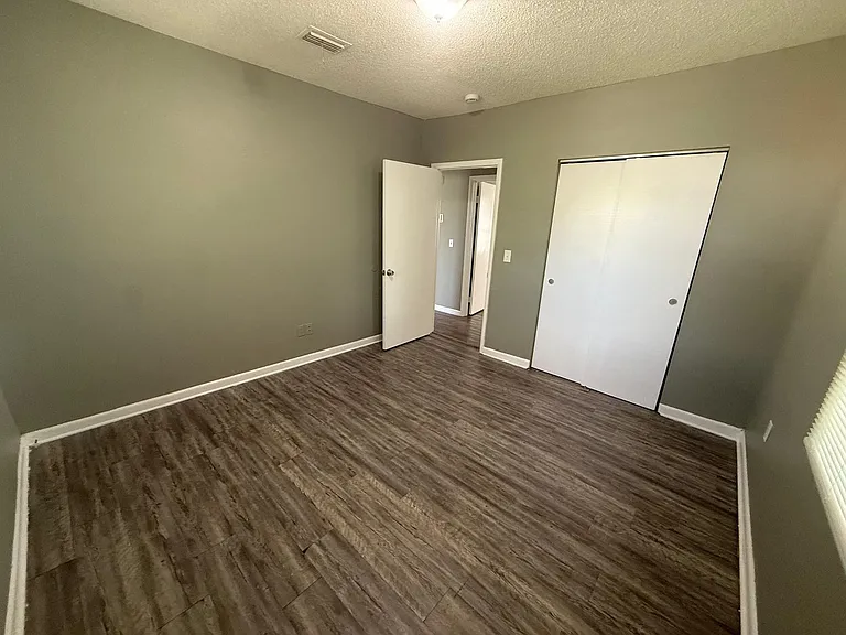 1317 E Church St — Photo 8