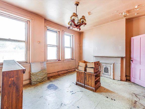 4th image of 53 Astor Pl