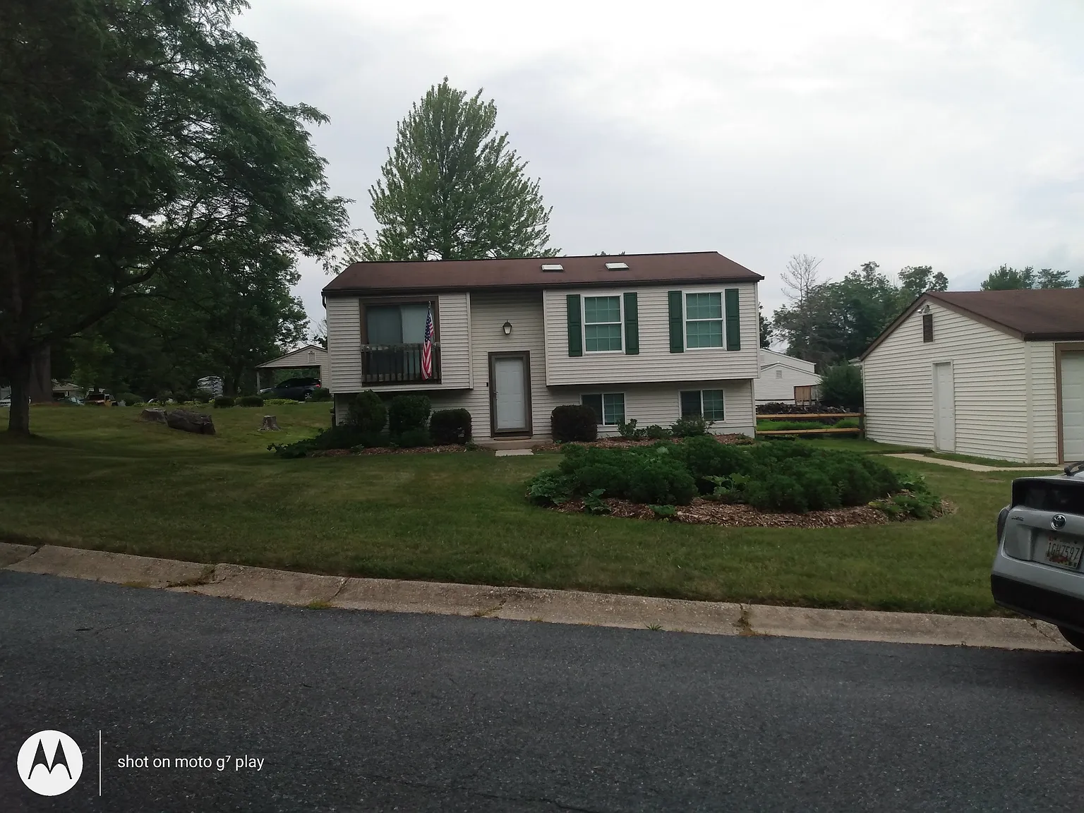 5 bed, 1944 sqft, $975 — Photo 1