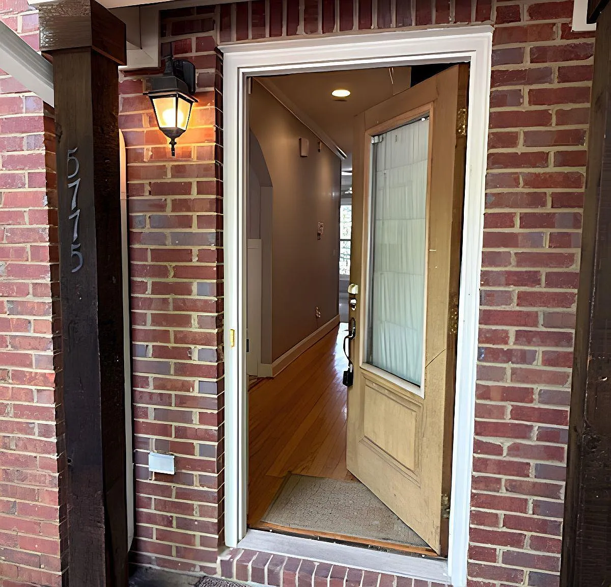 2 bed, 2.5 bath, 1876 sqft, $1,875 — Photo 1