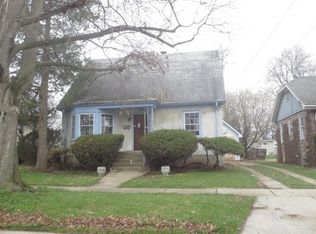 676 Lincoln Ave, Elgin, IL 60120
