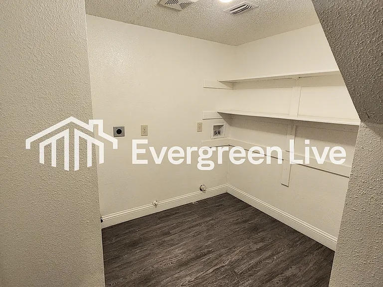 2113 Santa Clara Ct — Photo 9