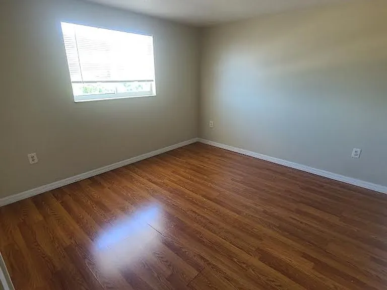 4809 Grand Blvd — Photo 15