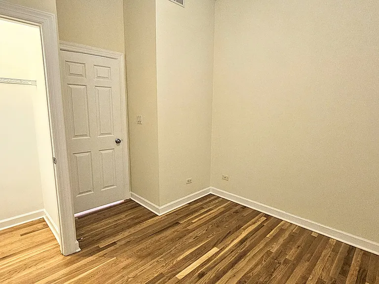 509 N Hartland Ct #1S — Photo 7