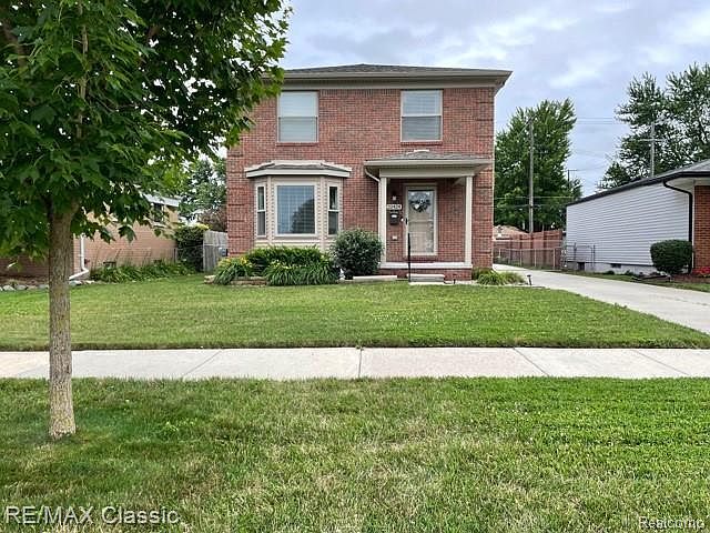 1st image of 22424 Euclid St