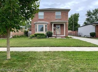 22424 Euclid St, Saint Clair Shores, MI 48082