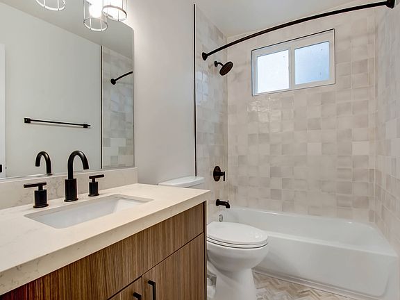 5th image of 1140 N Ogden Dr APT 2