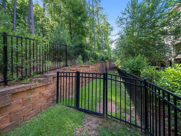 Tryon Place — Photo 26
