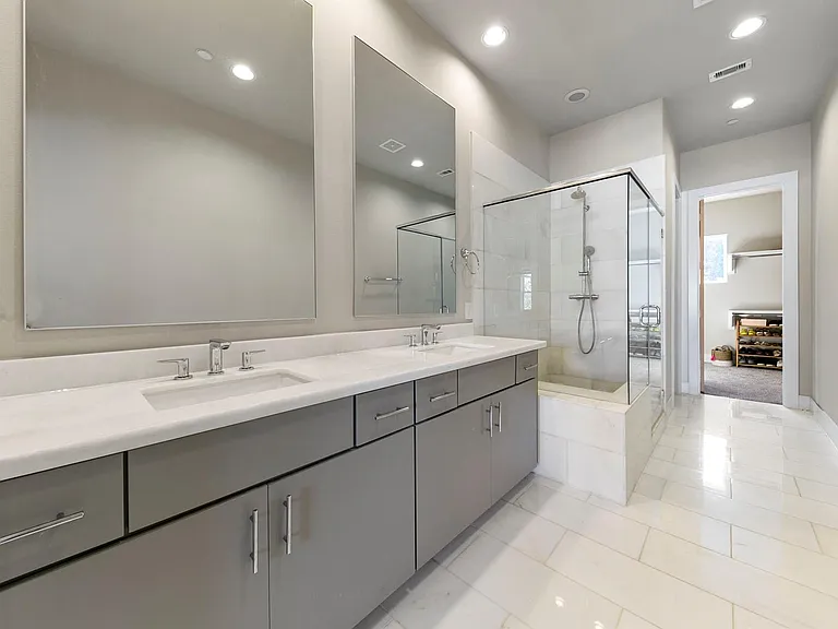 2412 Canal St #J — Photo 11