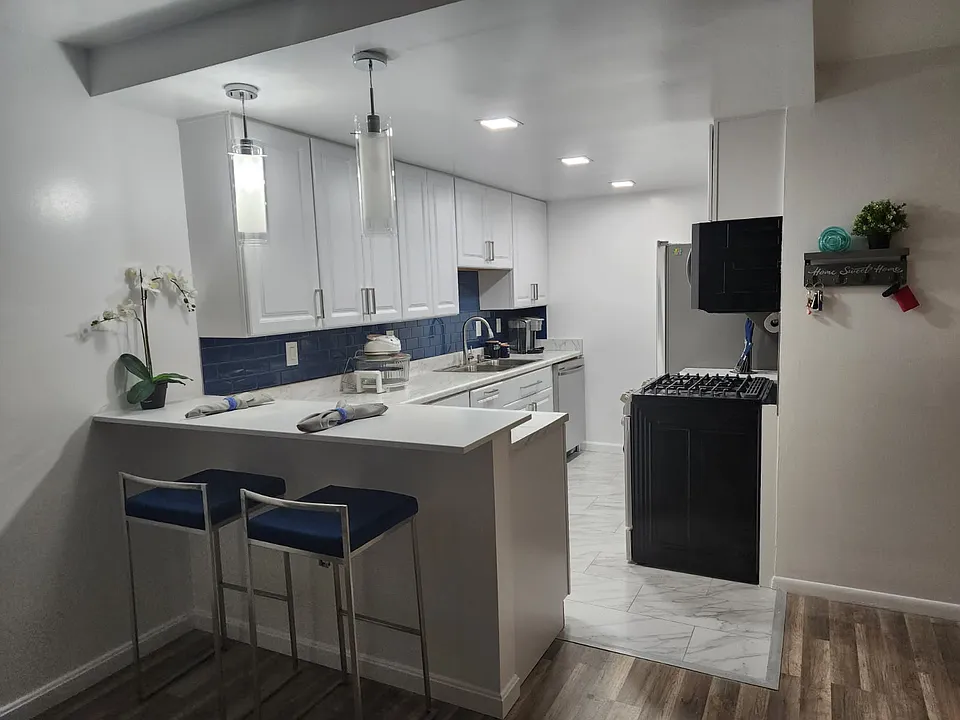 4600 Duke St #807