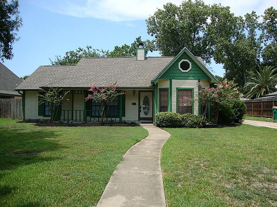 1st image of 609 Olde Oak Dr