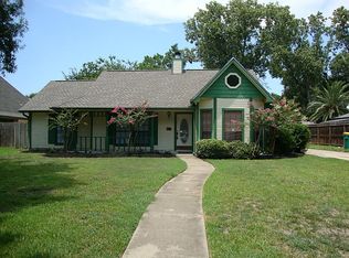 609 Olde Oak Dr, Dickinson, TX 77539