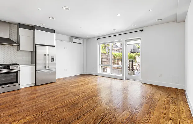 Rented by Compass | media 9