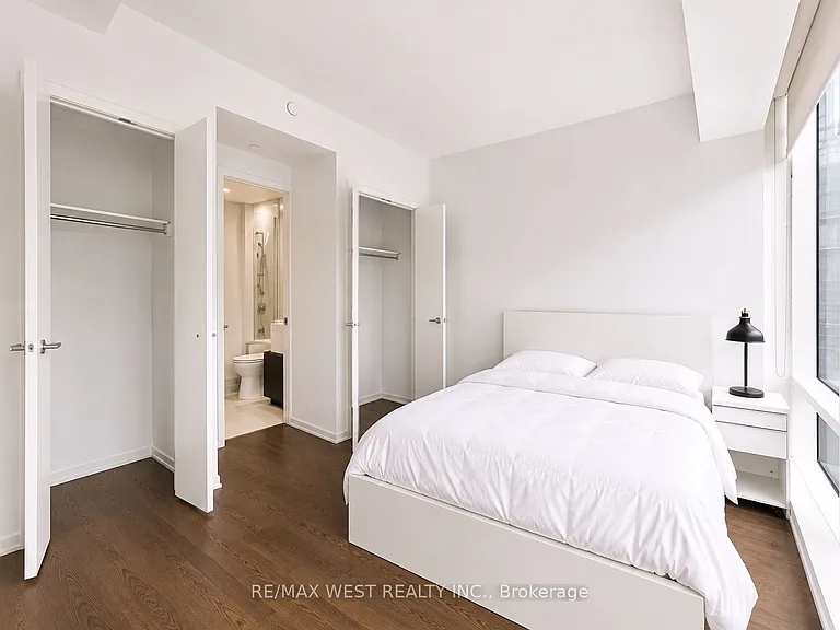 1 Bloor St E #1007 — Photo 11