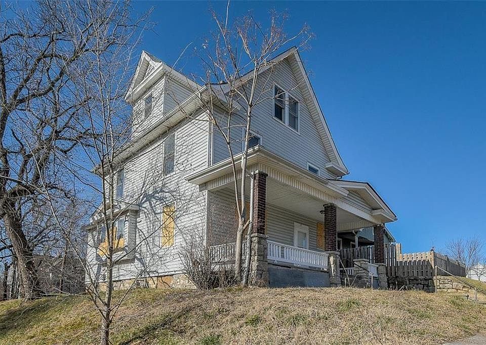 1st image of 318 N 10th St