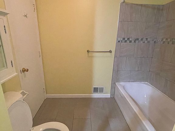 5th image of 231 Northdale Blvd NW #1