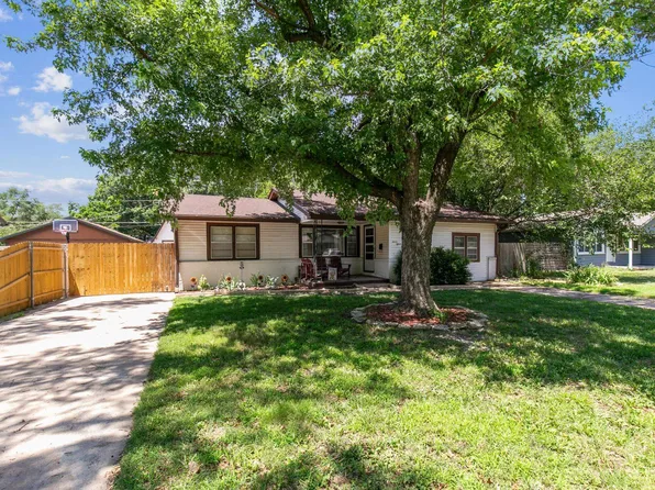 715 N Abilene Ave, Valley Center, KS 67147